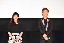 左から高畑充希、岩田剛典。