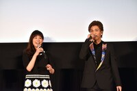 左から高畑充希、岩田剛典。