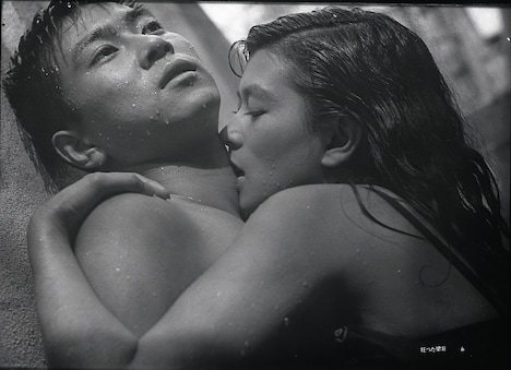 「狂った果実」(c)1956日活株式会社