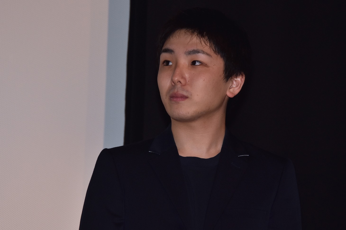 「野火」キャストの森優作。
