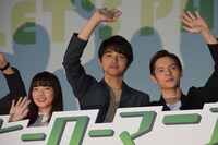 「ヒーローマニア-生活-」初日舞台挨拶の様子。