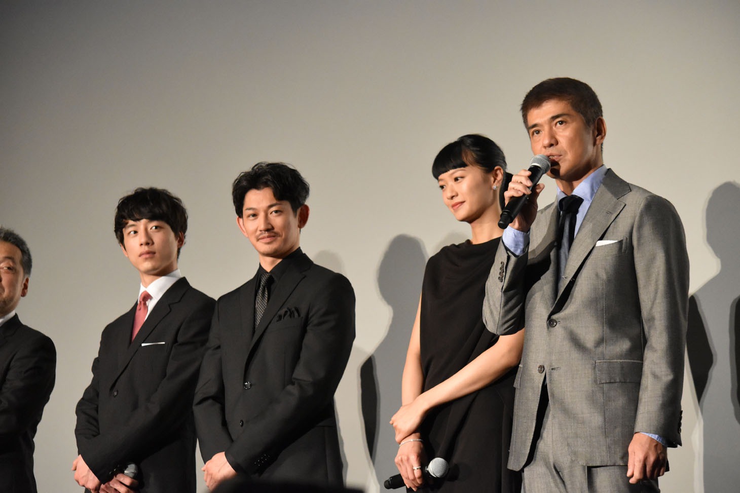 「64-ロクヨン- 前編」初日舞台挨拶の様子。