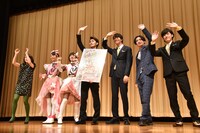 「帰ってきた手裏剣戦隊ニンニンジャー ニンニンガールズ VS ボーイズ FINAL WARS」の完成披露舞台挨拶付き上映会の様子。