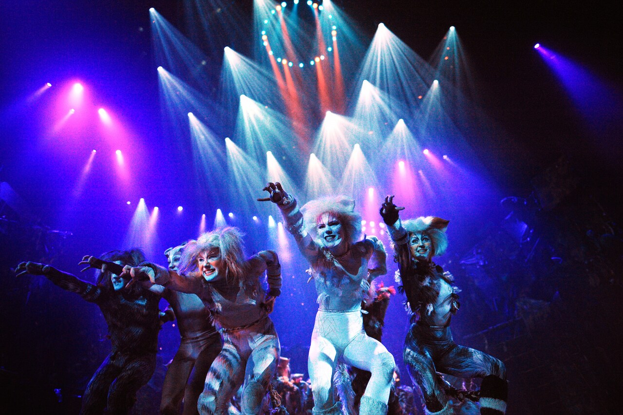 「レ・ミゼラブル」のトム・フーパーがミュージカル「キャッツ」を映画化