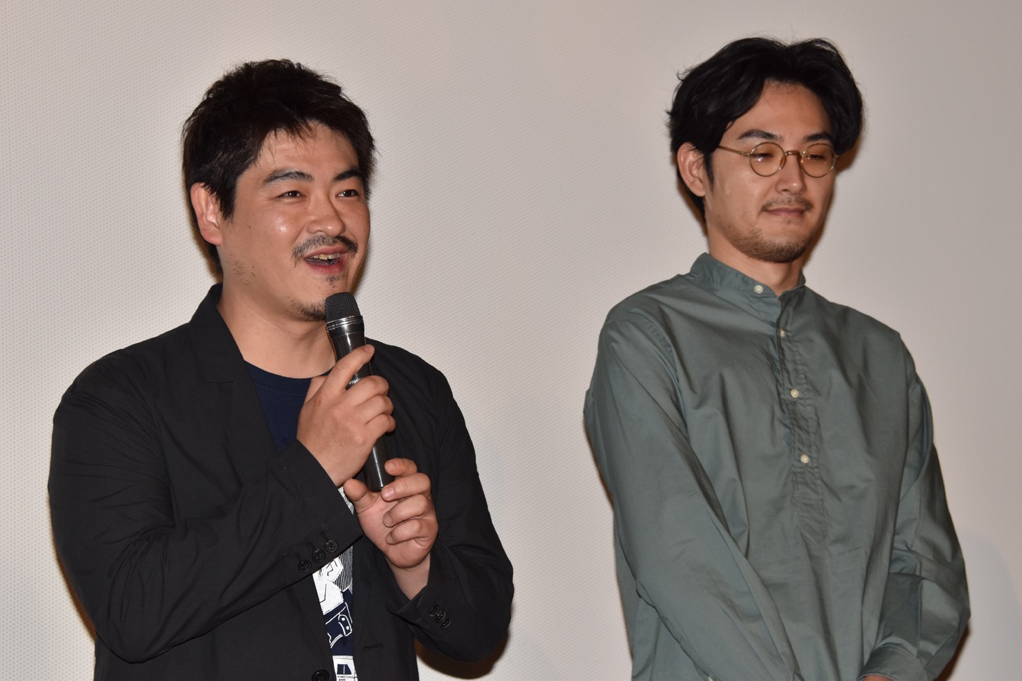 沖田修一（左）と松田龍平（右）。