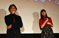 「ちはやふる」二部作イッキミ上映会より、小泉徳宏（左）と広瀬すず（右）。