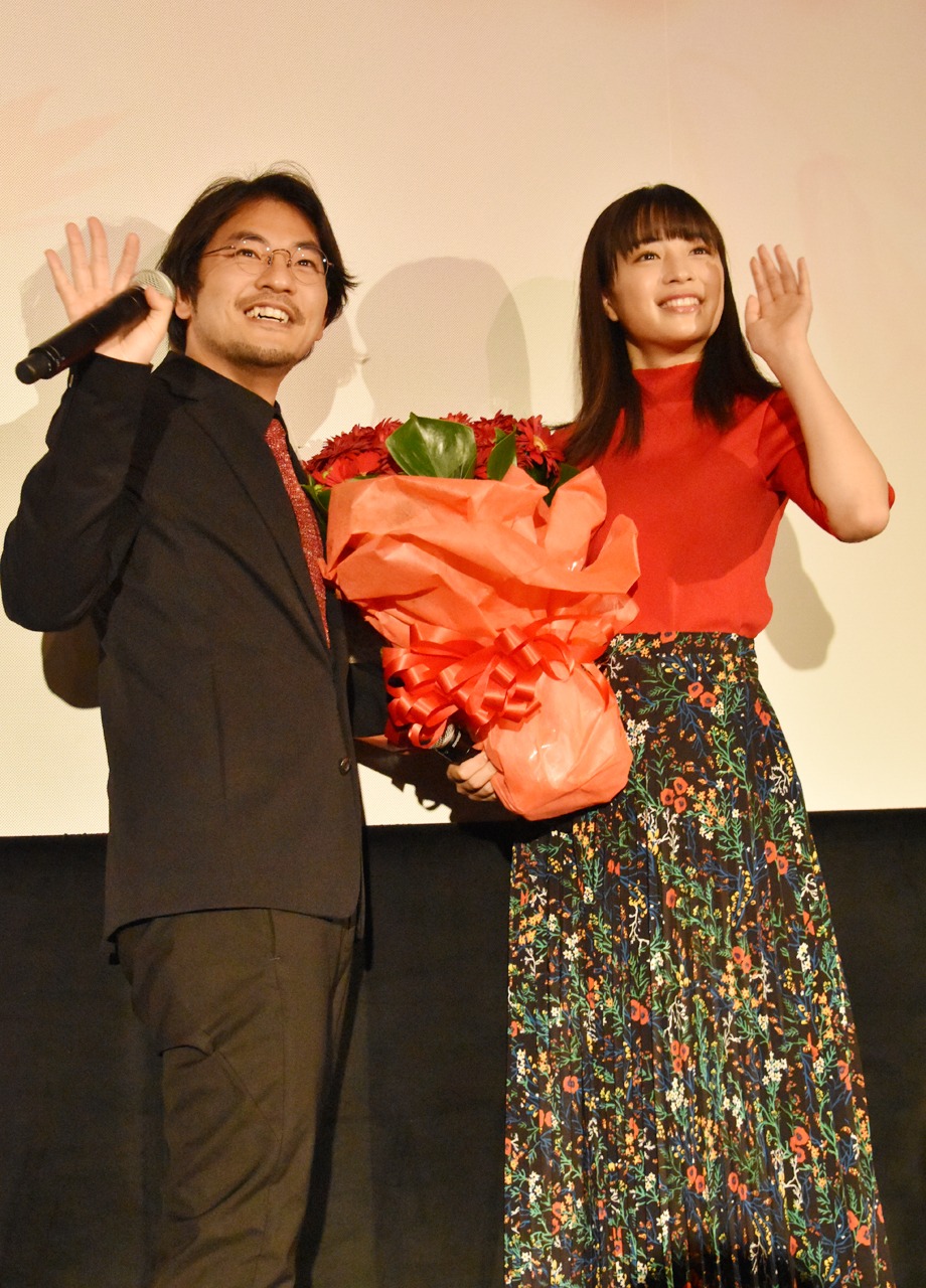 「ちはやふる」二部作イッキミ上映会より、小泉徳宏（左）と広瀬すず（右）。