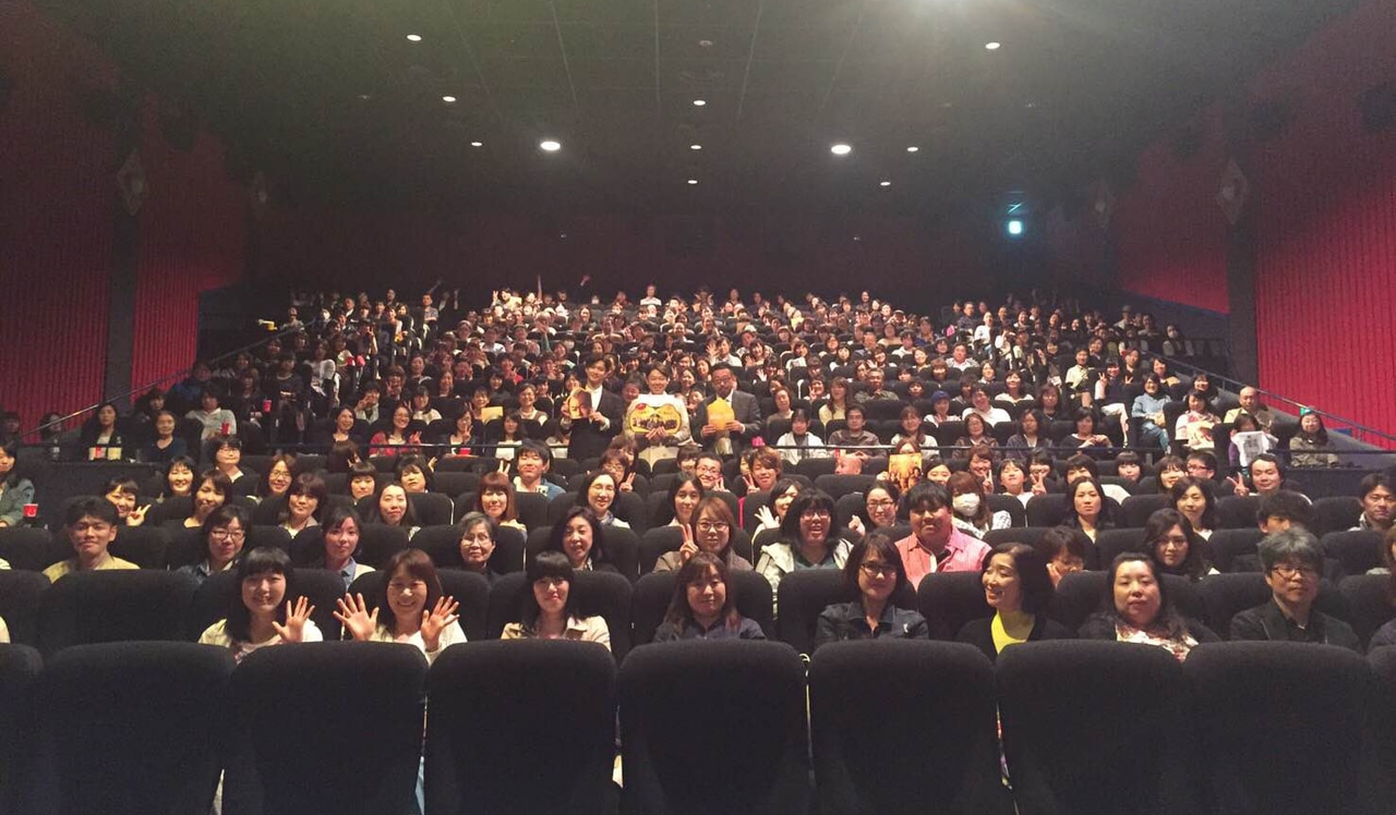 宮城・MOVIX仙台にて開催された「殿、利息でござる！」舞台挨拶の様子。