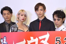 「シマウマ」完成披露上映会にて、左から福士誠治、日南響子、竜星涼、須賀健太。