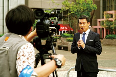 「グッドモーニングショー」新場面写真 (c)2016 フジテレビ 東宝