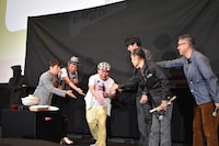 「どうぞどうぞ」のワンシーン。