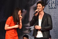 左から広瀬アリス、玉木宏。