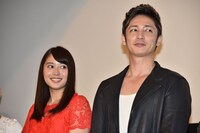 左から広瀬アリス、玉木宏。