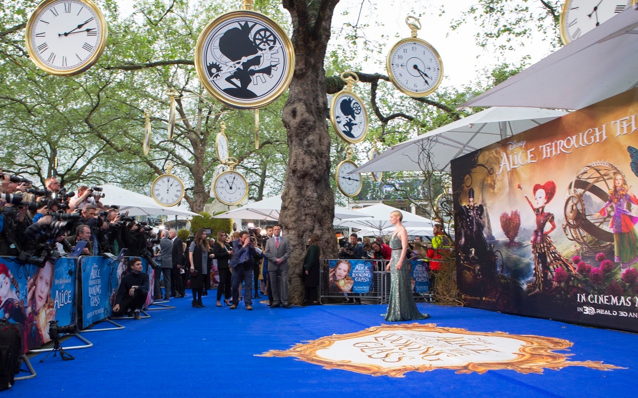 「アリス・イン・ワンダーランド／時間の旅」ワールドプレミアの様子。