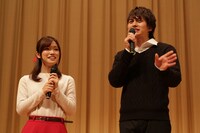 （左から）美山加恋、小林豊。