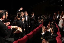 観客からの拍手に応える深田晃司。(c)Kazuko Wakayama