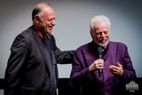 第69回カンヌ国際映画祭での舞台挨拶に登壇したアレハンドロ・ホドロフスキー(右)。