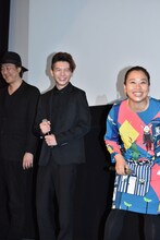 左から門馬直人、小林龍二、いとうあさこ。