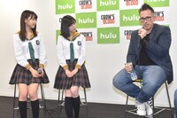 「CROW'S BLOOD」囲み取材の様子。