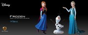 【ディズニー等身大コレクション】「アナと雪の女王」。左からアナ、オラフ、エルサ。
