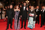 第69回カンヌ国際映画祭にて、左から是枝裕和、真木よう子、阿部寛、樹木希林。(c)2016『海よりもまだ深く』製作委員会