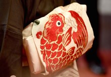 樹木希林の着物の帯。(c)2016『海よりもまだ深く』製作委員会