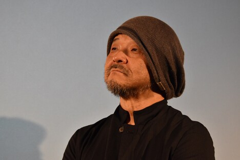 主演女優メラニー・サンピエールからの手紙に、涙を浮かべる押井守。