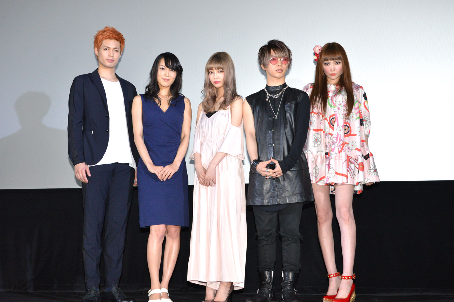 （左から）佐伯大地、森野美咲、中村里砂、SuG・武瑠、TORICO。