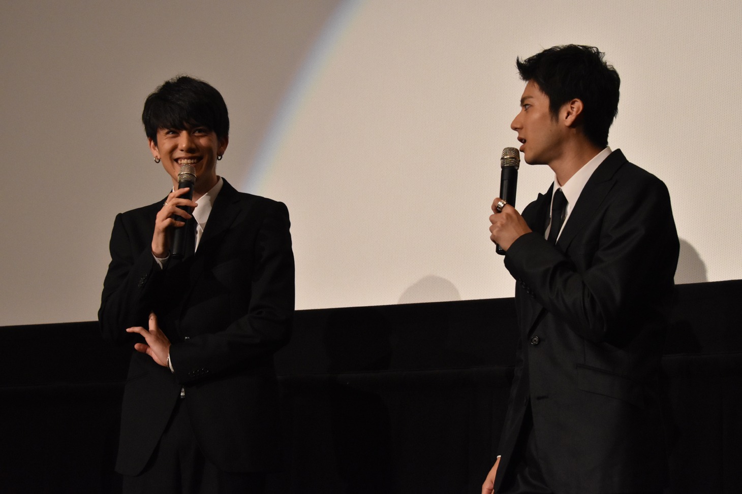左から青木玄徳、山田裕貴。