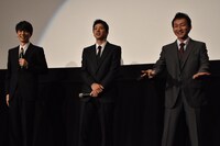 左から青木玄徳、山田裕貴、波岡一喜。