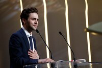 第69回カンヌ国際映画祭にてグランプリを受賞したグザヴィエ・ドラン。（写真提供：PHOTOPQR / NICE MATIN / MAXPPP / ゼータ イメージ）