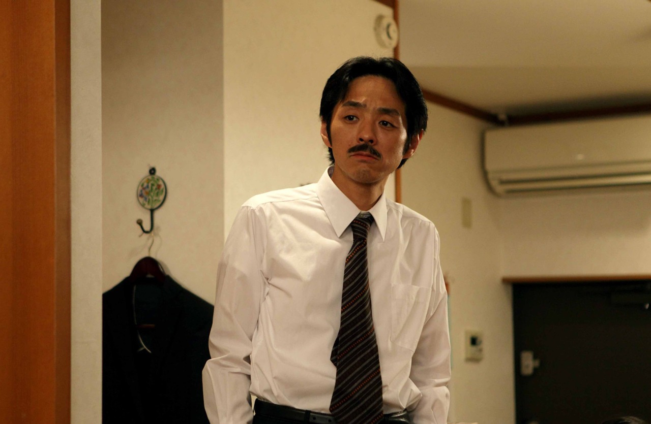 春山定男役の宮藤官九郎。