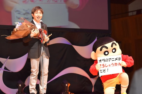 左から橋本昌和、野原しんのすけ。