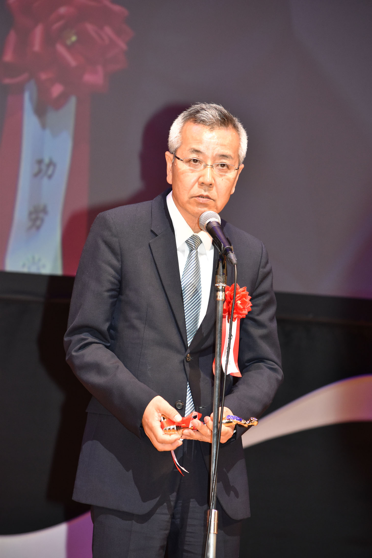 内田健二