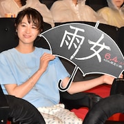 「雨女」清野菜名が4DXに大興奮、清水崇は特殊効果にこだわりすぎたと反省