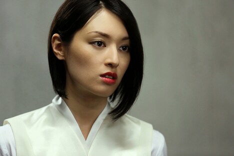 「秘密 THE TOP SECRET」より、栗山千明演じる三好雪子。