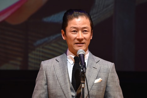 「グラスホッパー」で山田涼介と共演した浅野忠信。