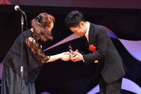 第25回日本映画批評家大賞実写部門の授賞式の様子。