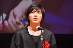 山田涼介 血だらけの風呂 でかけられた浅野忠信の言葉に感激 批評家大賞で新人賞 映画ナタリー 山田涼介 血だらけの風呂 でかけられた浅野忠信の言葉に感激 批評家大賞で新人賞 映画ナタリー