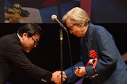 第25回日本映画批評家大賞実写部門の授賞式の様子。