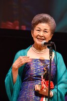 草村礼子