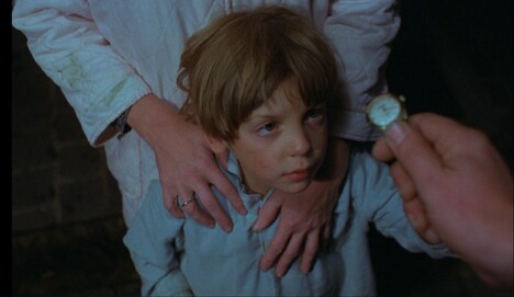 「乗り出し危険」