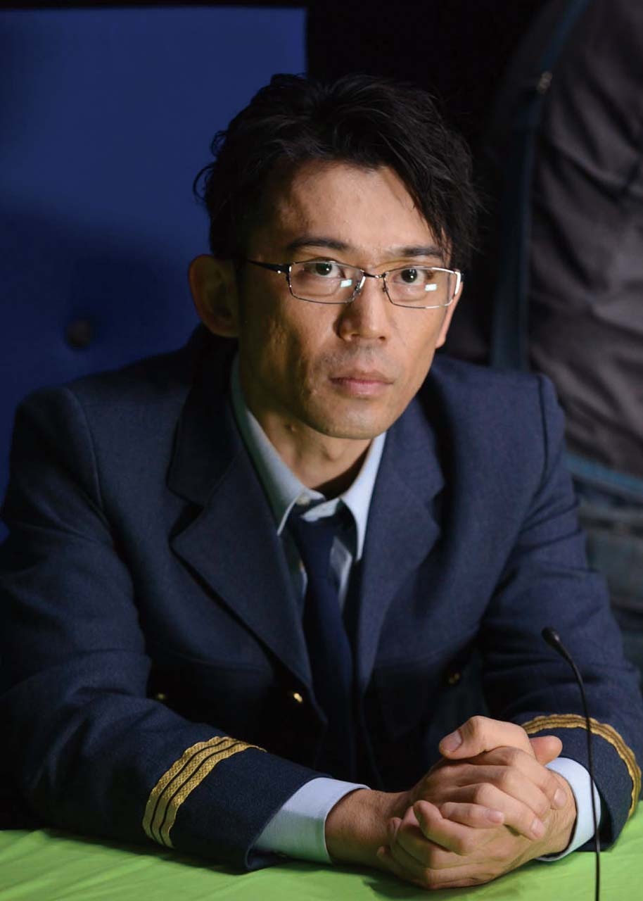 「復讐したい」初回限定版DVD封入のブックレットより、岡田義徳。