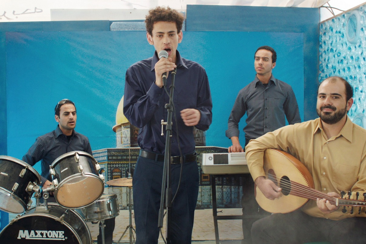 「歌声にのった少年」 (c)2015 Idol Film Production Ltd/MBC FZ LLC /KeyFilm/September Film