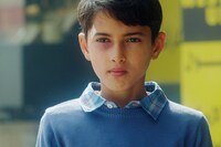 「歌声にのった少年」 (c)2015 Idol Film Production Ltd/MBC FZ LLC /KeyFilm/September Film