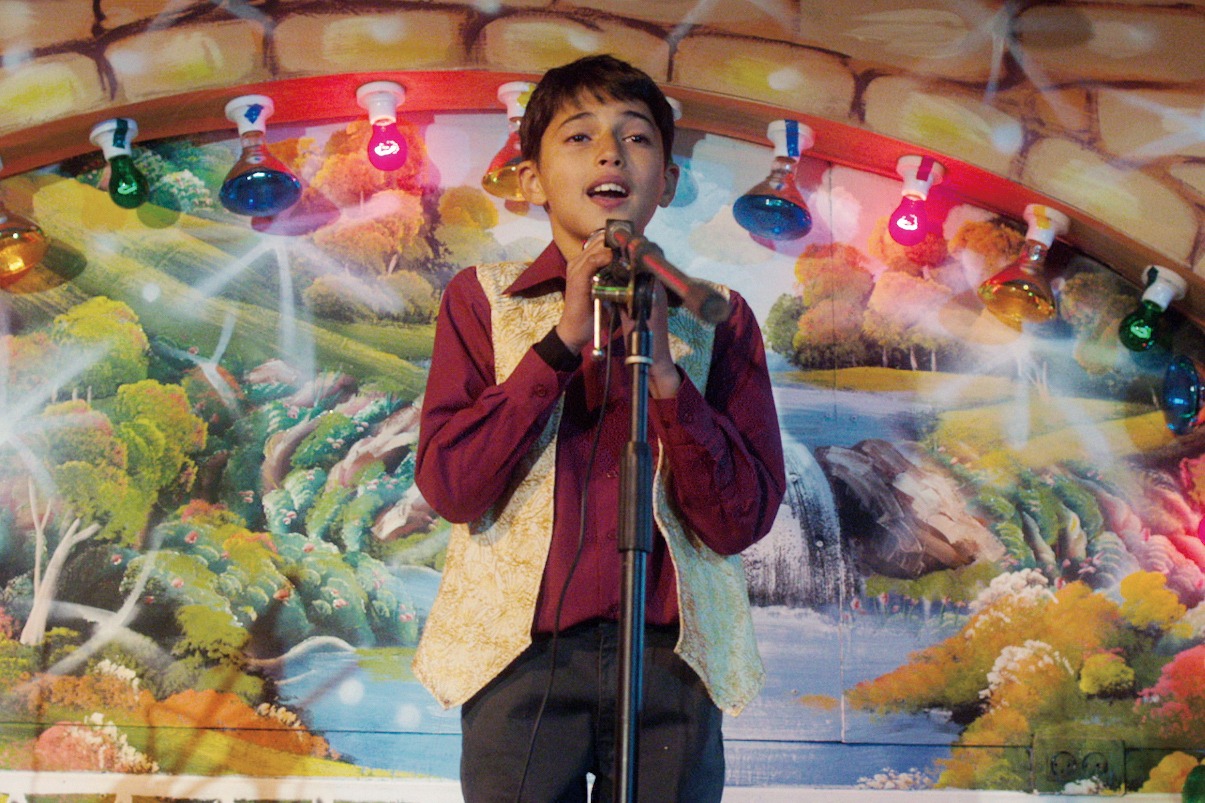 「歌声にのった少年」 (c)2015 Idol Film Production Ltd/MBC FZ LLC /KeyFilm/September Film