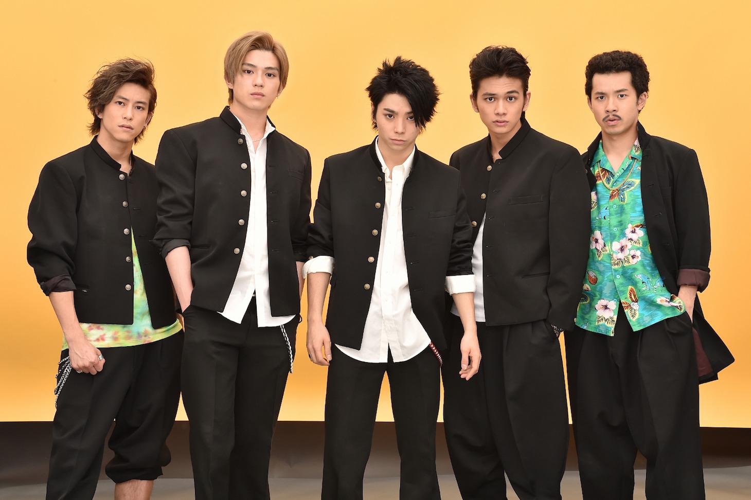 テレビドラマ「仰げば尊し」出演陣。左から佐野岳、真剣佑、村上虹郎、北村匠海、太賀。