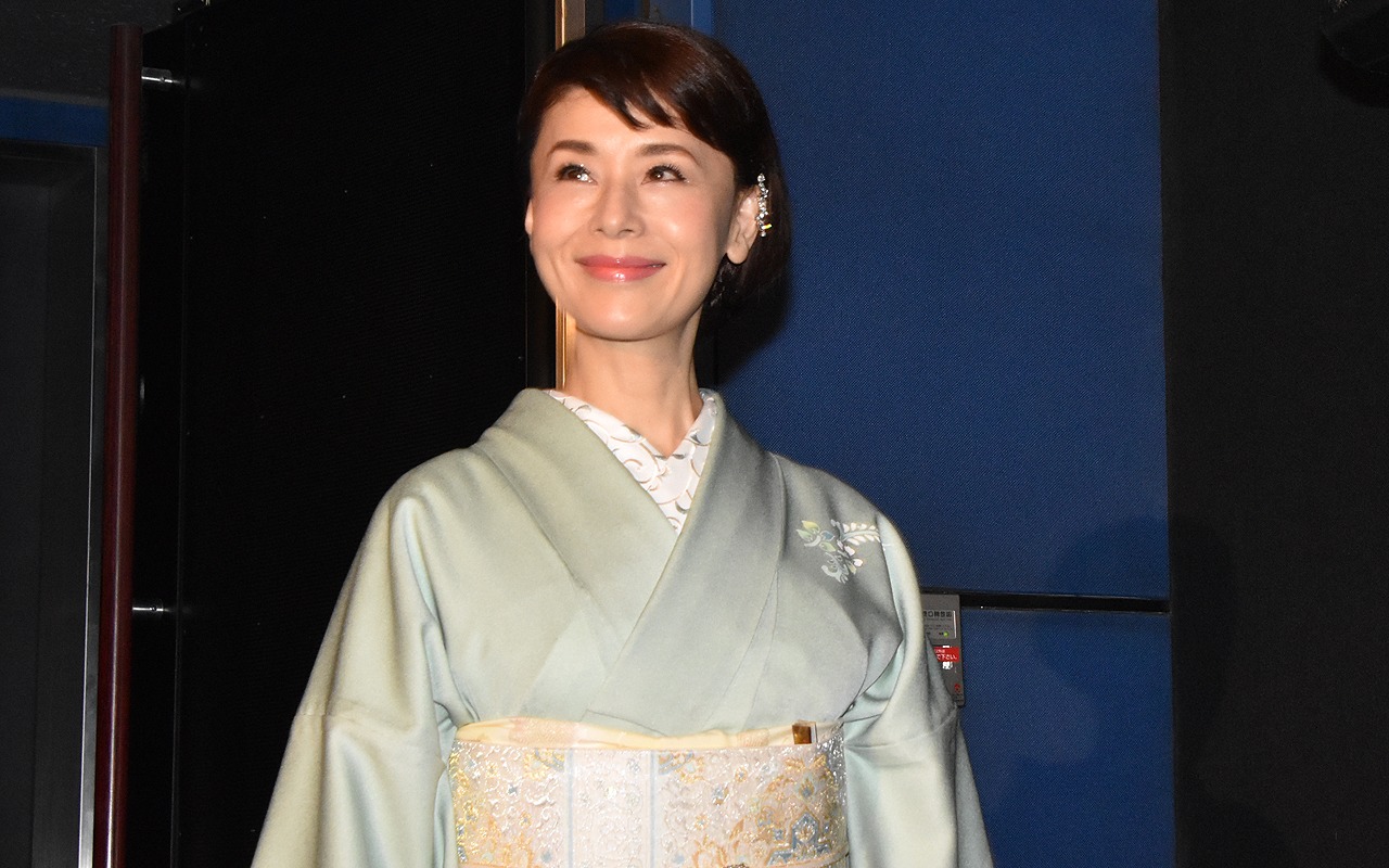 「高台家の人々」の初日舞台挨拶に登壇する大地真央。