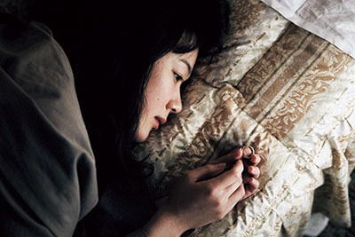 「黒木華写真集 映画『リップヴァンウィンクルの花嫁』より」リトルモア刊（撮影：菊池修）