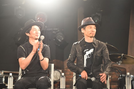 左から増子直純、石井岳龍。